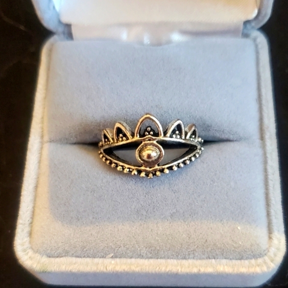 💚5/$25 Silver Tone Evil Eye Boho Design Ring Size 6